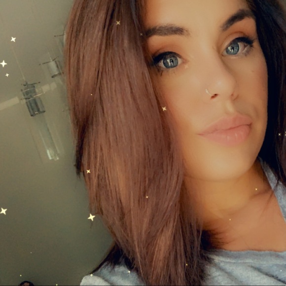 Meet your Posher, Felicia - Picture 1 of 1